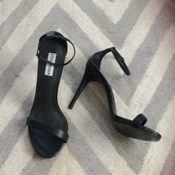 Black Steve Madden stilettos - Picture 1 of 4